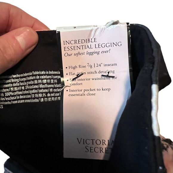 NWT! Victoria’s Secret incredible essential leggings - Picture 4 of 9